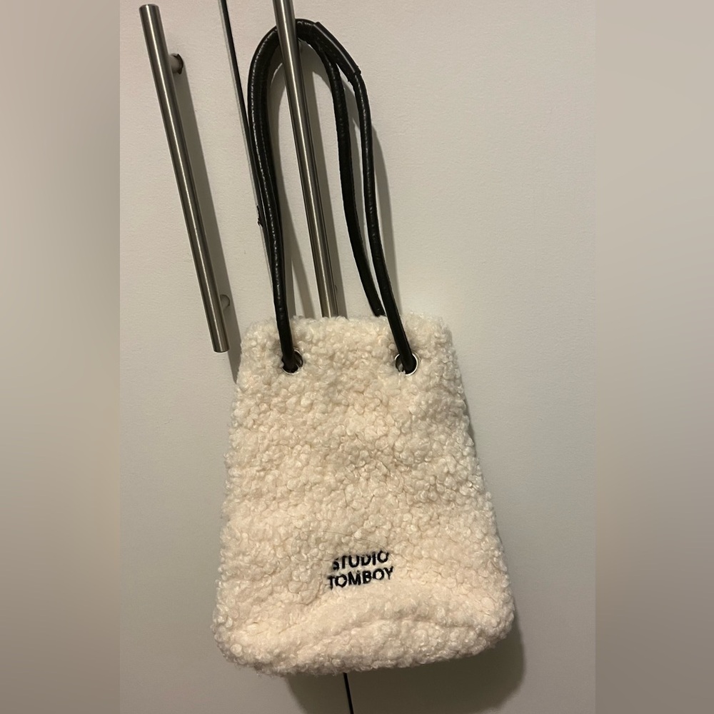 Studio Tomboy / Shearling bag